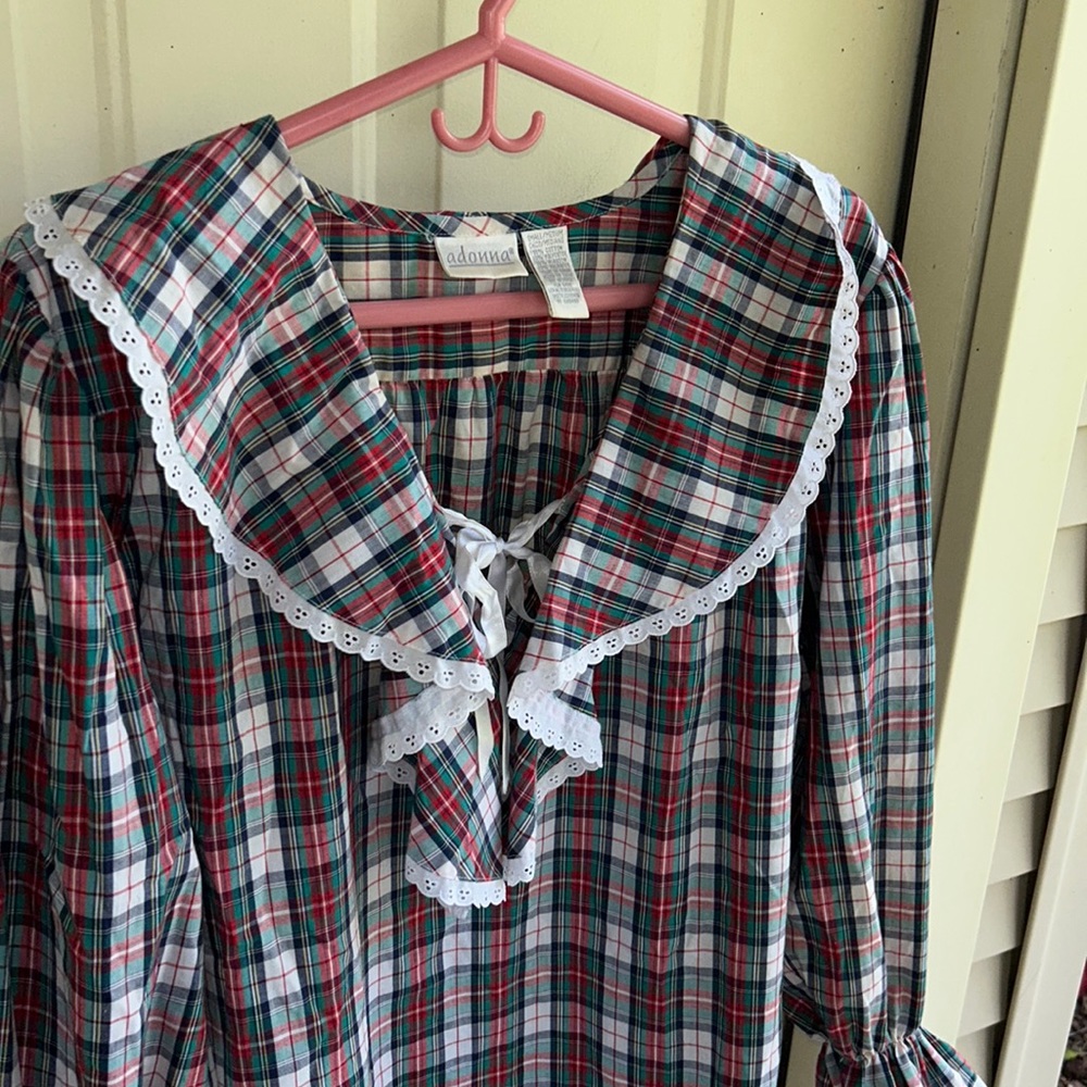 HoldAdonna ADORABLE sleepwear!! Nightshirt plaid size SM. Think CHRISTMAS morn